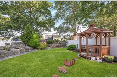 19 Wayside Lane, Wantagh, NY 11793 - Photo 32