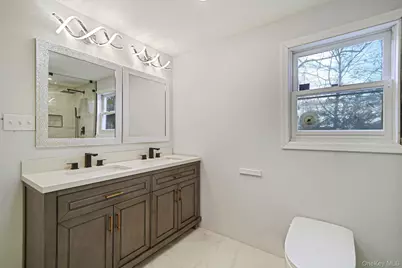 361 Erie Street, Holbrook, NY 11741 - Photo 20