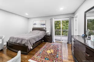 25 Hitching Post Ln, Glen Cove, NY 11542 - Photo 18