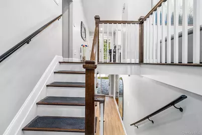 25 Hitching Post Lane, Glen Cove, NY 11542 - Photo 6