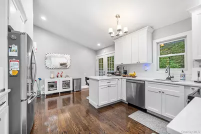 25 Hitching Post Lane, Glen Cove, NY 11542 - Photo 12