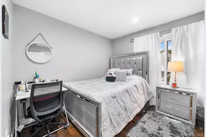 25 Hitching Post Lane, Glen Cove, NY 11542 - Photo 16