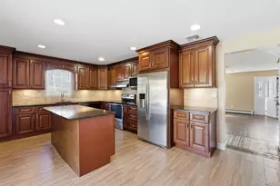 3 Date St, Central Islip, NY 11722 - Photo 4