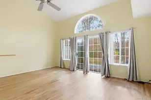 345 Colonial Cir, Manorville, NY 11949 - Photo 8