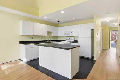 345 Colonial Circle, Manorville, NY 11949 - Photo 4