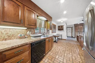 137 Highview Terrace, Bloomingburg, NY 12721 - Photo 18
