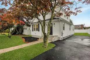 159 35th St, Lindenhurst, NY 11757 - Photo 6