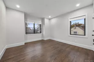 29 Hyacinth Rd, Levittown, NY 11756 - Photo 32