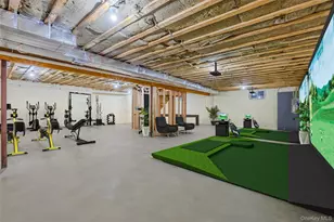 29 Hyacinth Rd, Levittown, NY 11756 - Photo 44