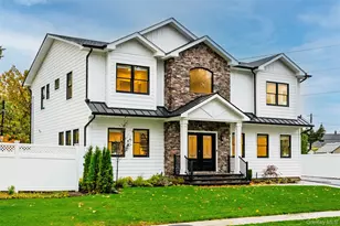 29 Hyacinth Rd, Levittown, NY 11756 - Photo 40