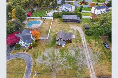 811 Locust Avenue, Bohemia, NY 11716 - Photo 24