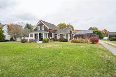 811 Locust Avenue, Bohemia, NY 11716 - Photo 2