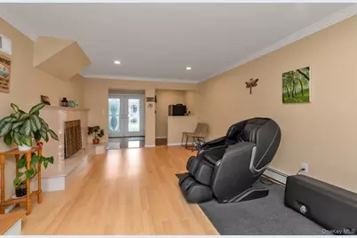 2884 Bay Drive, Merrick, NY 11566 - Photo 18