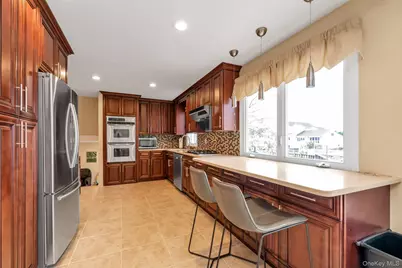 2884 Bay Drive, Merrick, NY 11566 - Photo 6