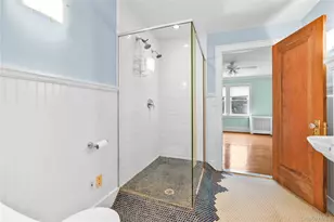 21-50 28th St, Astoria, NY 11105 - Photo 14