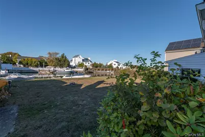 7 Fairlawn Court, Shirley, NY 11967 - Photo 6