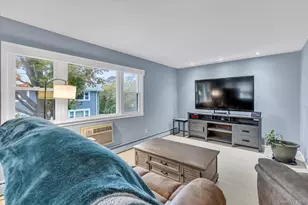 109 Cardinal Ln, Islip, NY 11751 - Photo 2