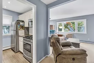 109 Cardinal Ln, Islip, NY 11751 - Photo 4