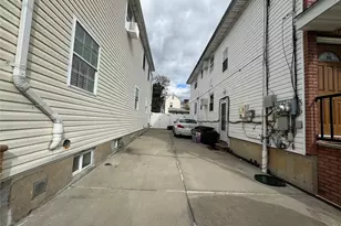 115-33 158th St, Jamaica, NY 11434 - Photo 10