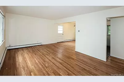 27 Potter Lane, Huntington, NY 11743 - Photo 4