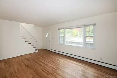 27 Potter Lane, Huntington, NY 11743 - Photo 2