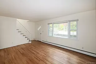 27 Potter Ln, Huntington, NY 11743 - Photo 2