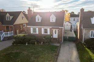 75-16 180th St, Fresh Meadows, NY 11366 - Photo 32