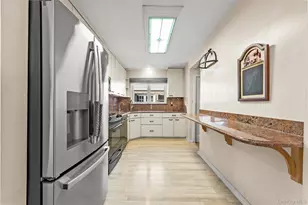 75-16 180th St, Fresh Meadows, NY 11366 - Photo 10