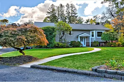 8 Prairie Road, Huntington Station, NY 11746 - Photo 2