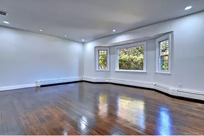 8 Prairie Road, Huntington Station, NY 11746 - Photo 4