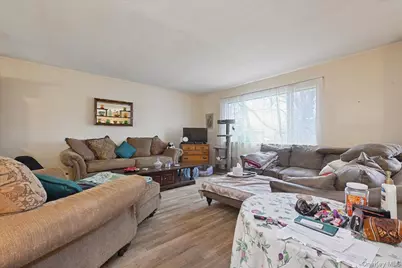 122 Haypath Road, Bethpage, NY 11714 - Photo 4