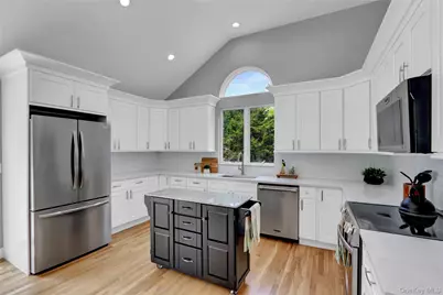 23 Red Creek Circle, Hampton Bays, NY 11946 - Photo 18