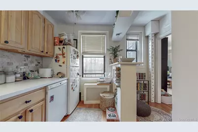 72-34 Austin St #F7, Forest Hills, NY 11375 - Photo 8