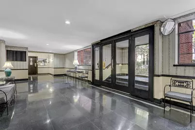 325 E 201st Street #3J, Bronx, NY 10458 - Photo 2