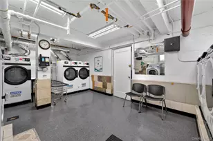 84-35 Lander St, Briarwood, NY 11435 - Photo 20