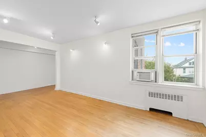 84-35 Lander Street #2B, Briarwood, NY 11435 - Photo 4