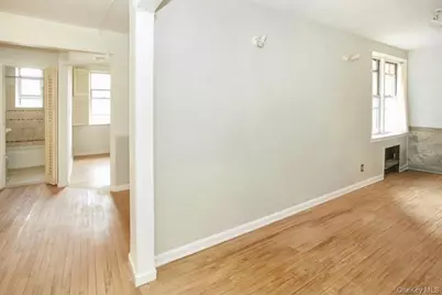 84-35 Lander Street #2B, Briarwood, NY 11435 - Photo 6