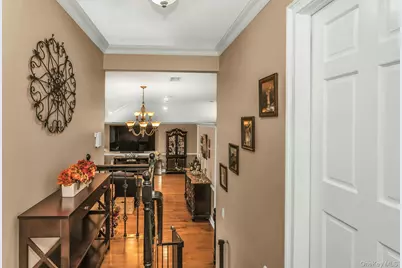 944 Plum Tree Road W, Westbury, NY 11590 - Photo 12