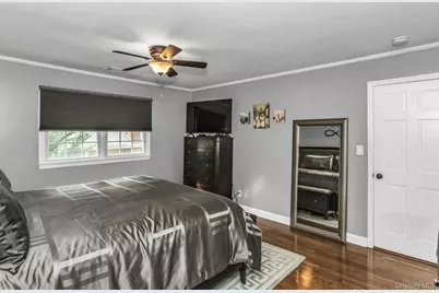 944 Plum Tree Road W, Westbury, NY 11590 - Photo 14