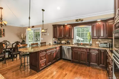 944 Plum Tree Road W, Westbury, NY 11590 - Photo 10