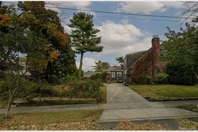 301 Park Lane, Douglaston, NY 11363 - Photo 4