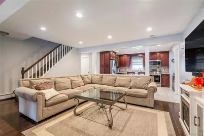 200 Willowood Drive, Wantagh, NY 11793 - Photo 8