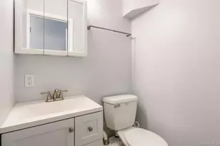 200 Willowood Dr, Wantagh, NY 11793 - Photo 22