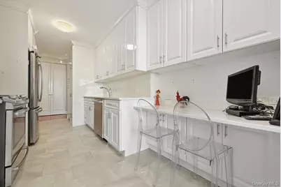 27010 Grand Central Parkway #17K, Floral Park, NY 11005 - Photo 14