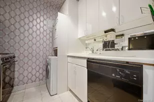 270-10 Grand Central Pkwy, Floral Park, NY 11005 - Photo 8