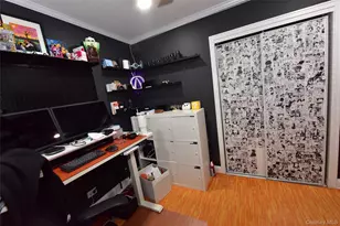 87-50 204th St, Hollis, NY 11423 - Photo 14