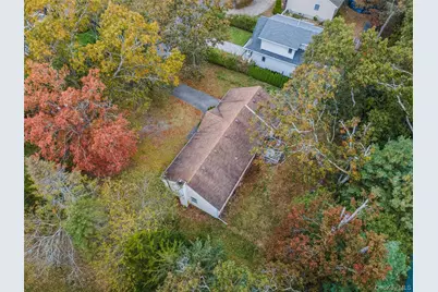 9 Shinnecock Avenue, East Quogue, NY 11942 - Photo 8