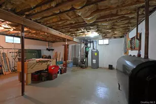 9 Shinnecock Ave, East Quogue, NY 11942 - Photo 34