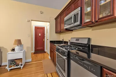 160-15 Powells Cove Boulevard #C107, Whitestone, NY 11357 - Photo 4