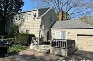 41 Woodbine Rd, East Hills, NY 11577 - Photo 4